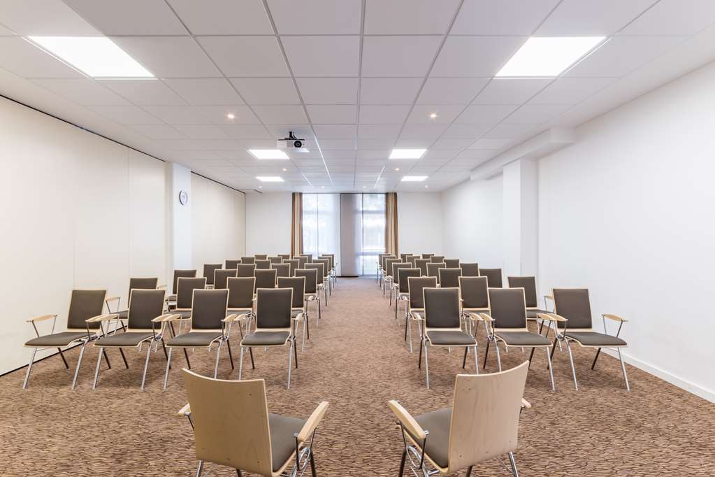 Фото Park Inn by Radisson Göttingen