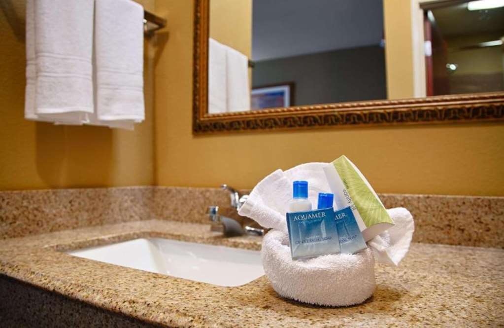 Фото Best Western Zachary Inn