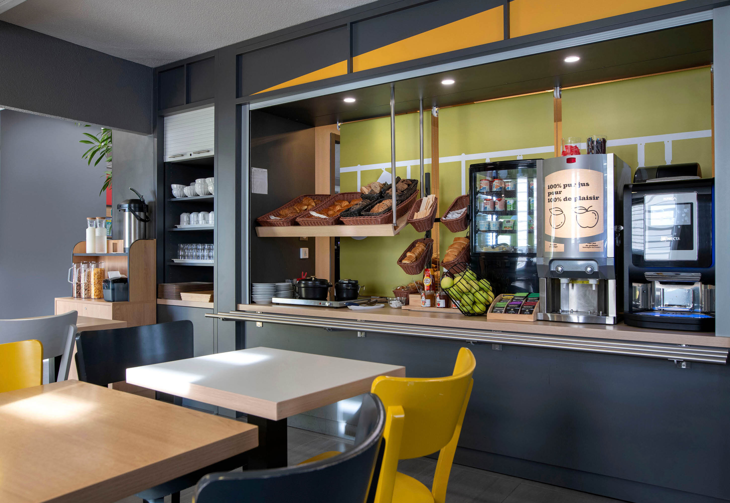 Фото B&b Hotel Avignon - 1