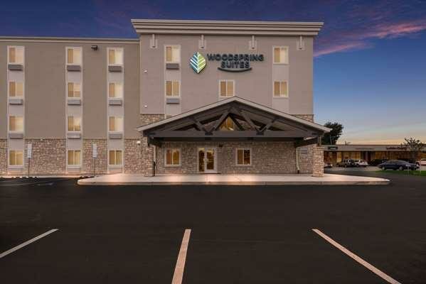 Фото Woodspring Suites Philadelphia Northeast