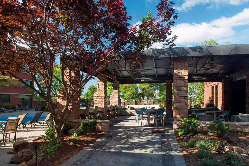 Фото DoubleTree by Hilton Hotel Akron Fairlawn