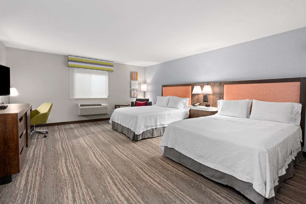 Фото Hampton Inn & Suites Burlington