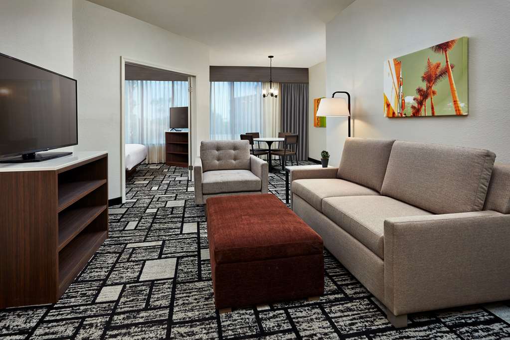 Фото Best Western Plus Meridian Inn & Suites, Anaheim-Orange