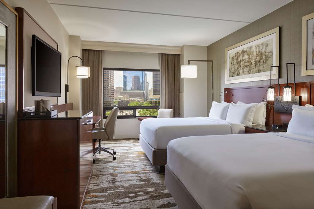 Фото Hilton Denver City Center