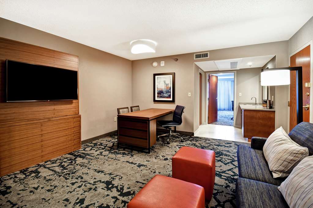 Фото Embassy Suites Omaha - Downtown/Old Market