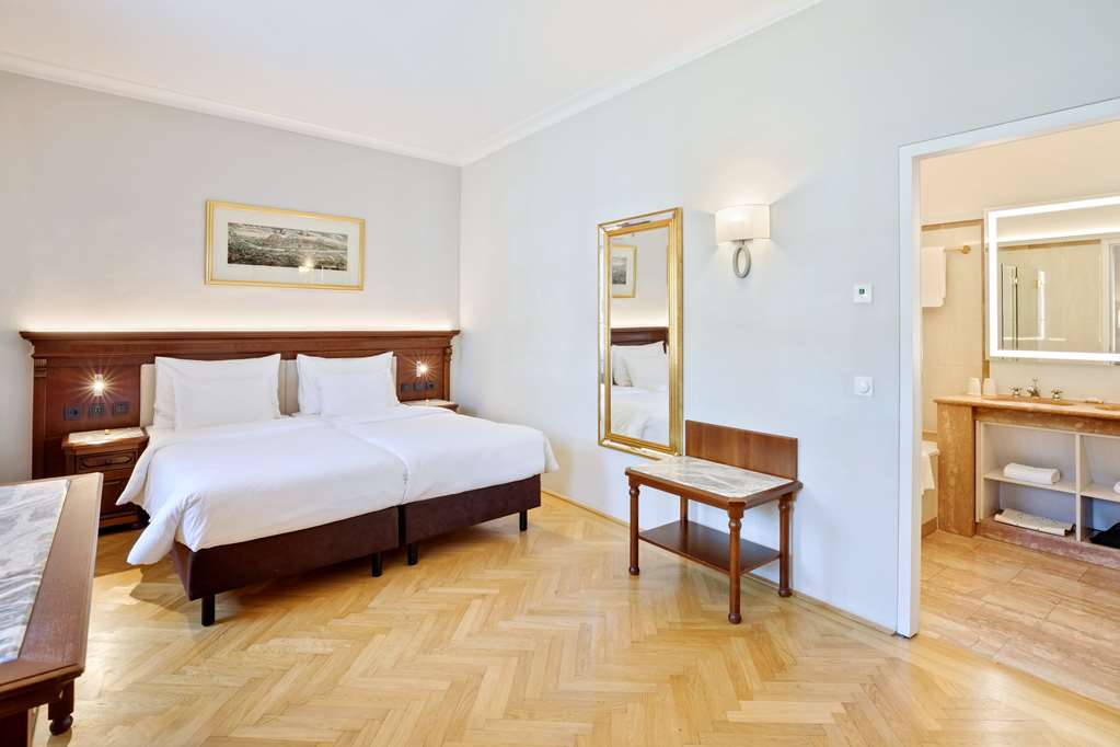 Фото Radisson Blu Hotel Altstadt, Salzburg