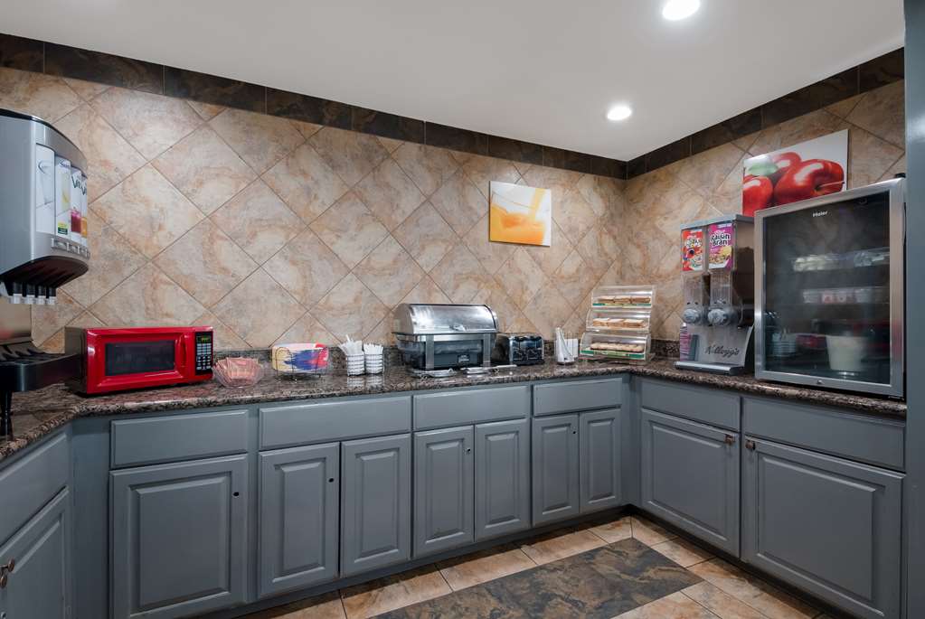 Фото SureStay Plus Hotel by Best Western San Antonio North