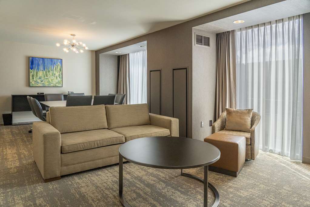 Фото Hilton Columbus Downtown
