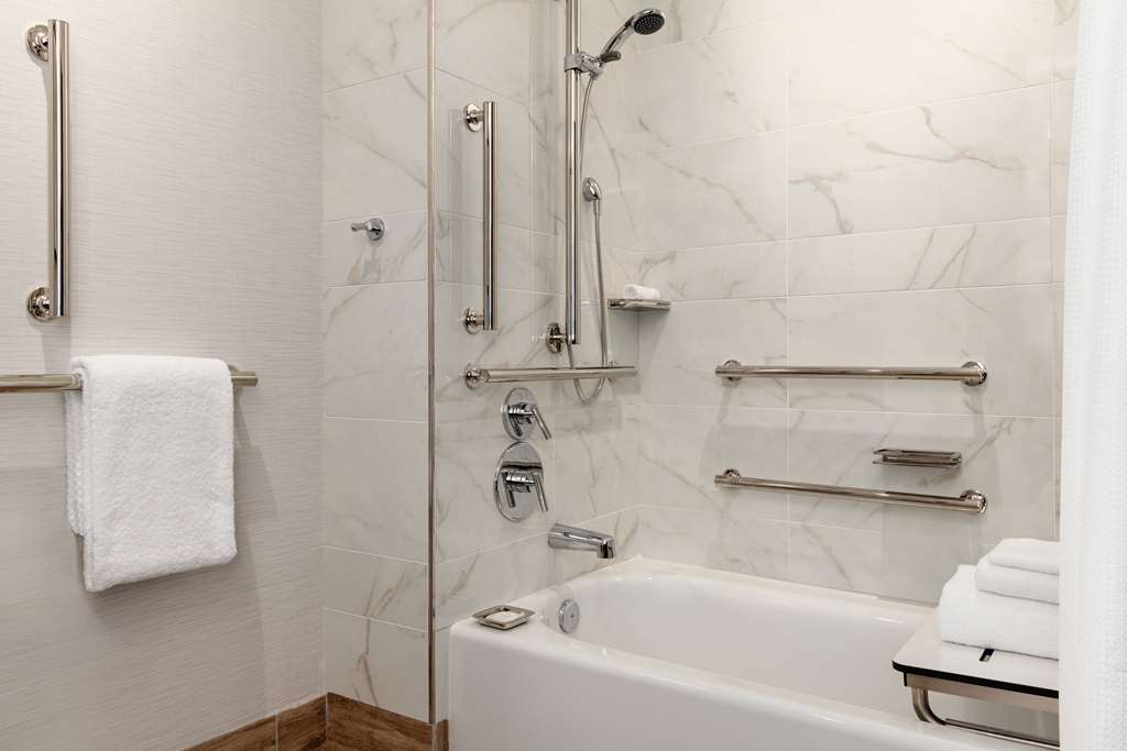 Фото Valley Hotel Homewood Birmingham, Curio Collection by Hilton