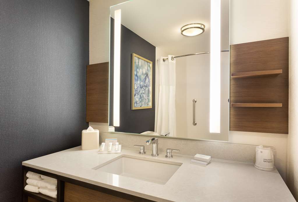 Фото Hilton Garden Inn Melville