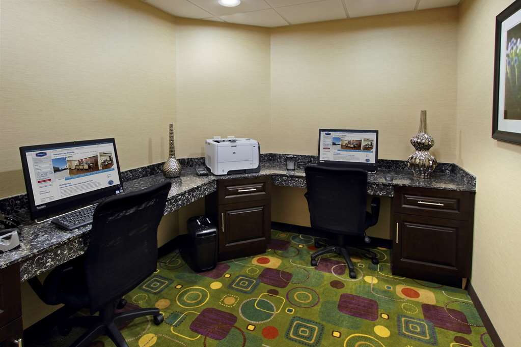 Фото Hampton Inn Beeville