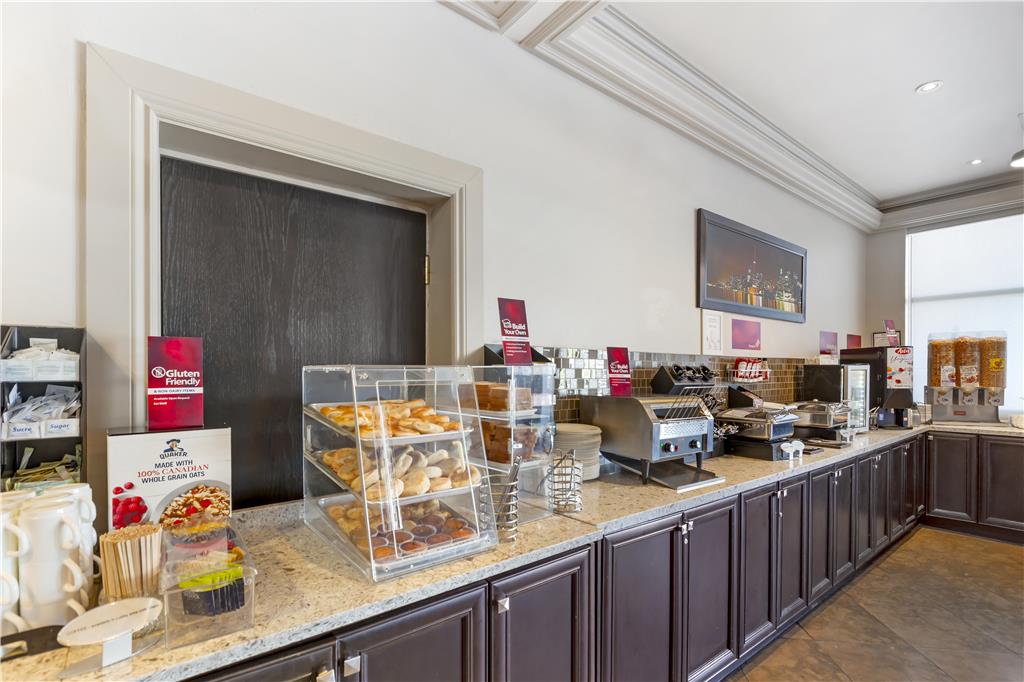 Фото Best Western Plus Travel Hotel Toronto Airport