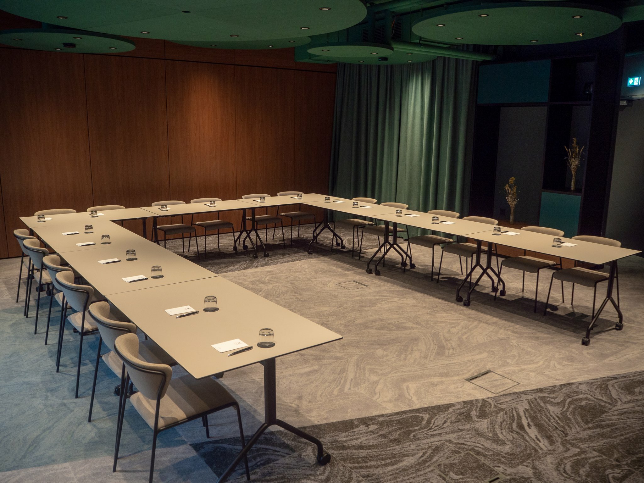 Фото Hotel Indigo Vienna – Naschmarkt, an Ihg Hotel