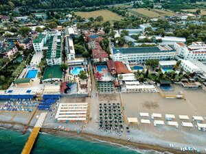 отель Aleria Belport Beach Hotel