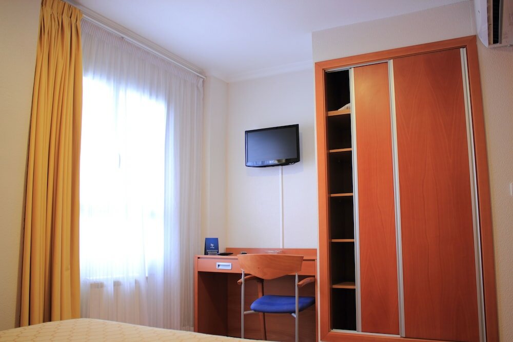 Фото Hostal Pensimar