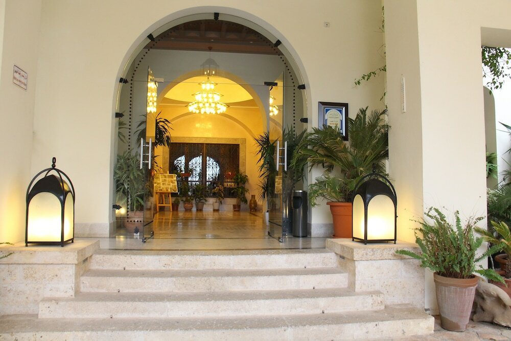 Фото Hotel Borj Dhiafa