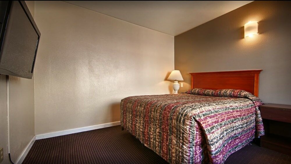 Фото Civic Center Inn