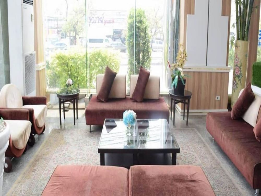 Фото Bay Hotel Srinakarin