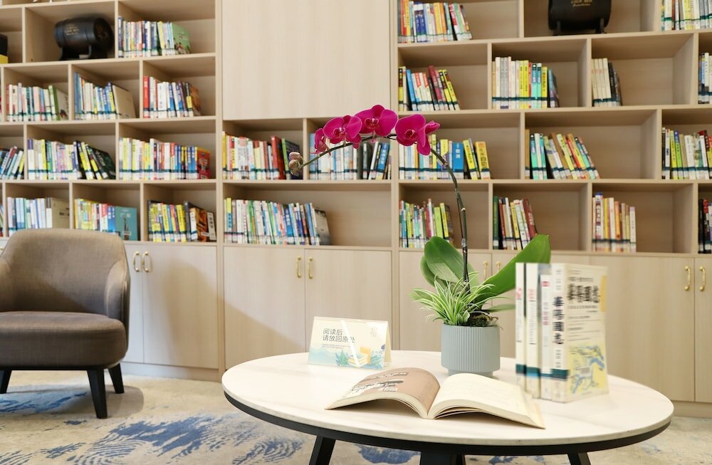 Фото Asia International Hotel Guangzhou