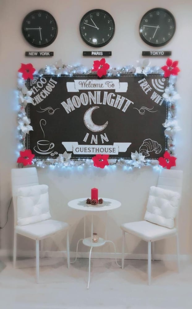 Фото Moonlight Inn Guest House