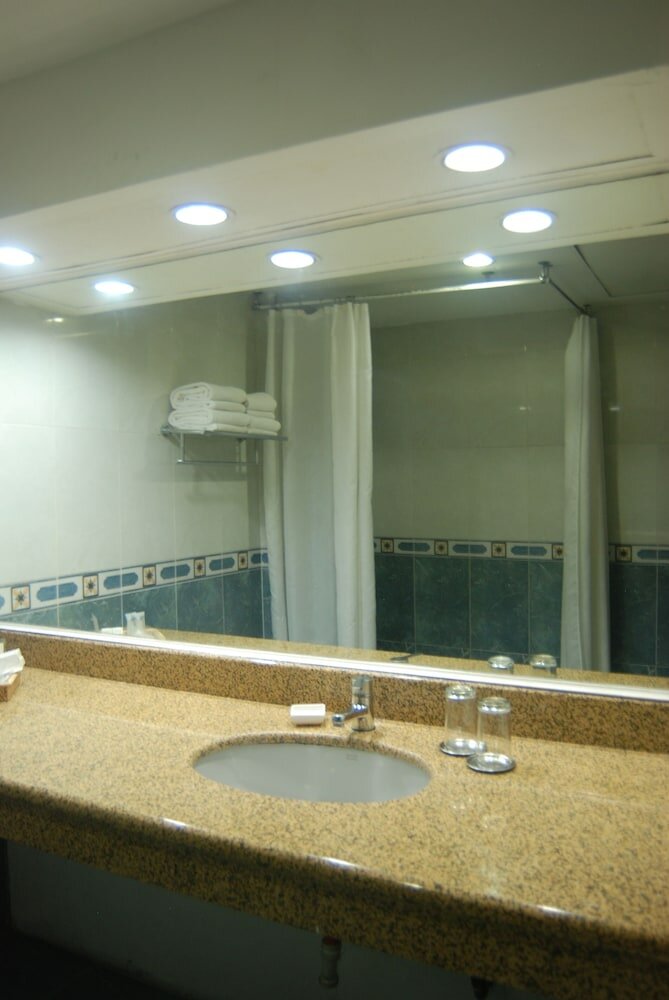 Фото The Golden Peak Hotel & Suites powered by Cocotel