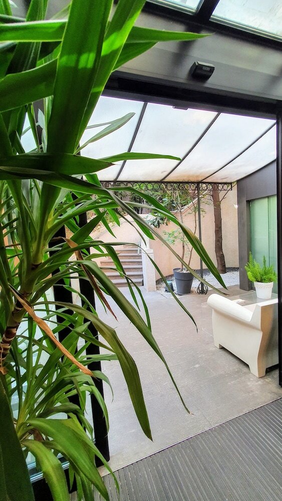 Фото Metro Hotel