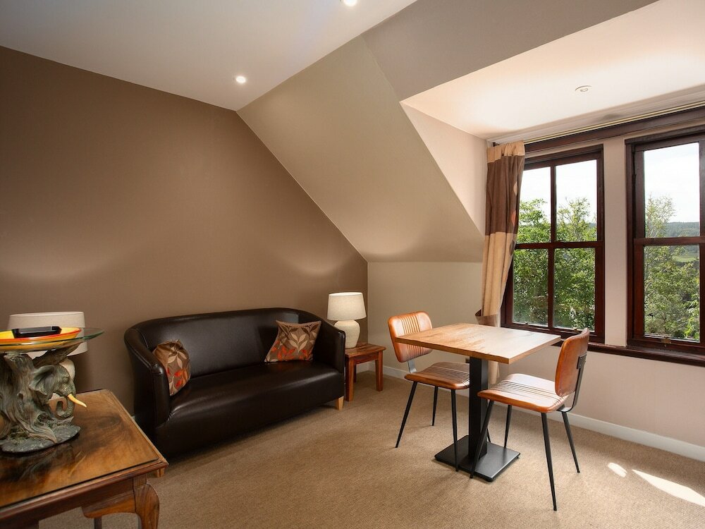 Фото Rosemount Hotel