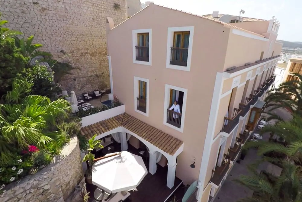 Фото Mirador de Dalt Vila – Relais & Chateaux