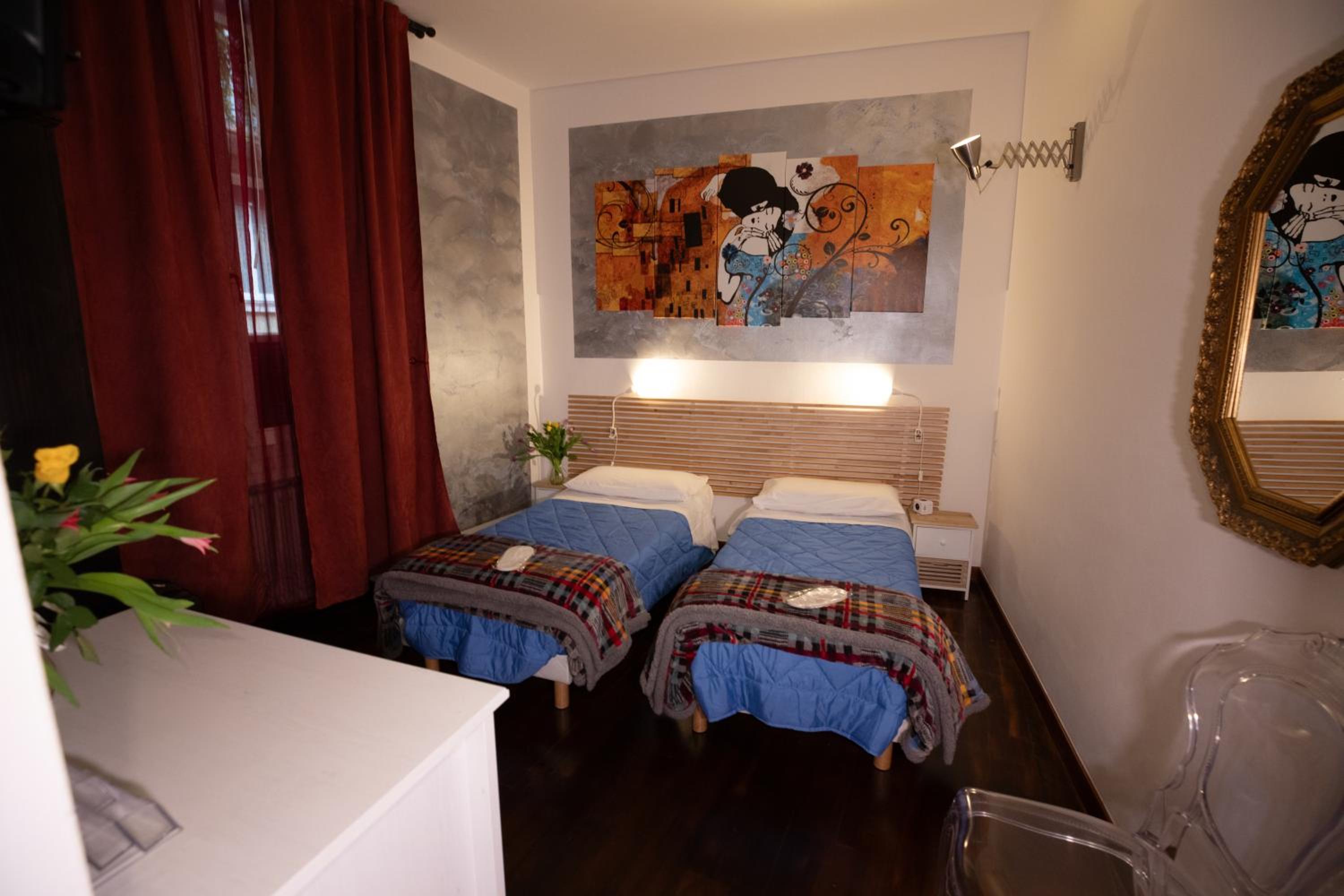 Фото 32071112244