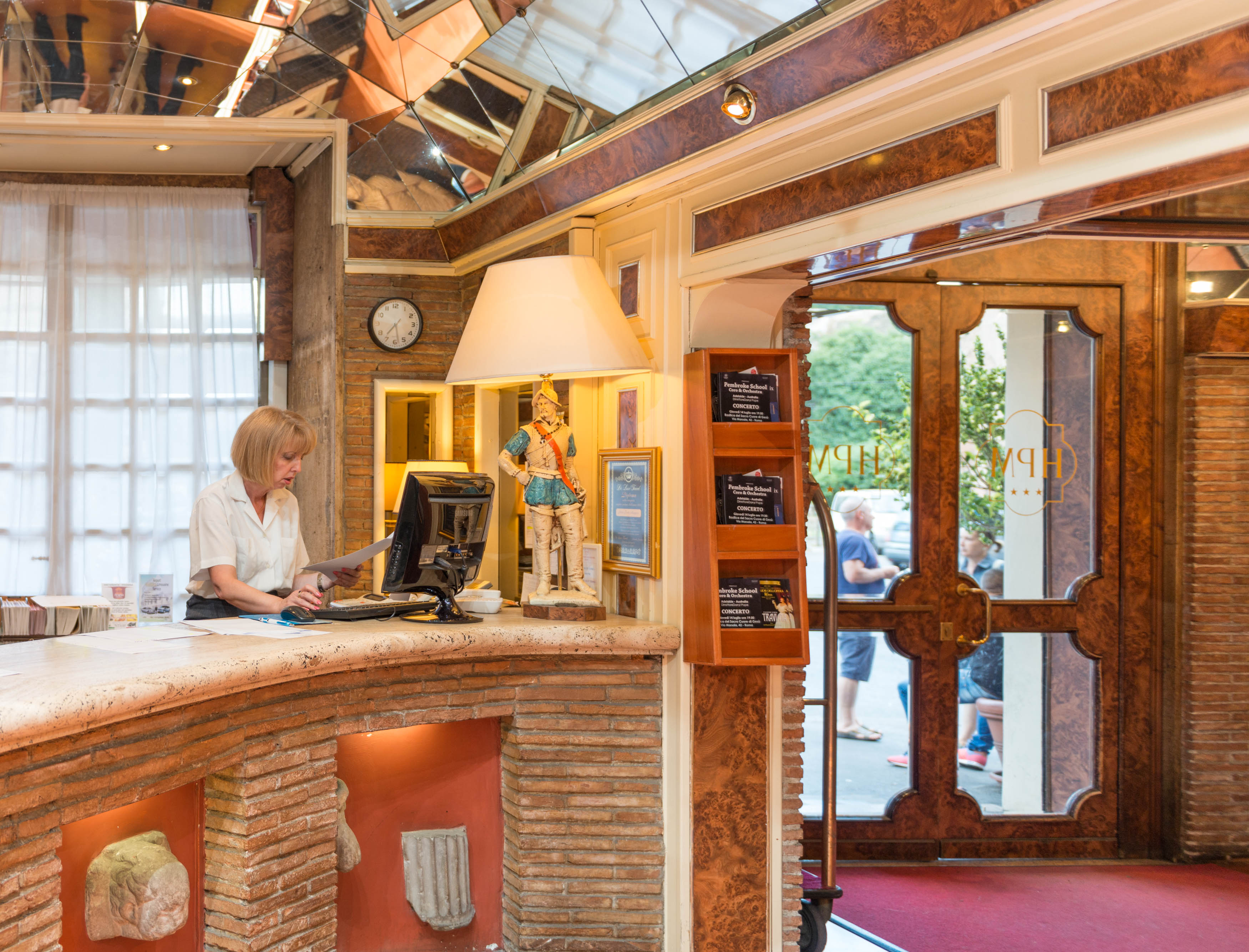 Фото Hotel Portamaggiore