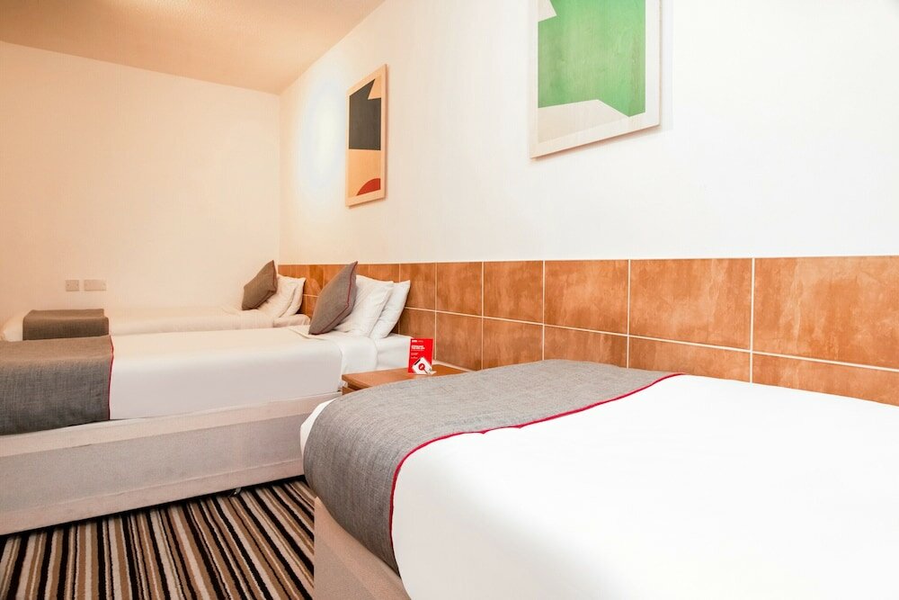 Фото Oyo Flagship Cardiff Central