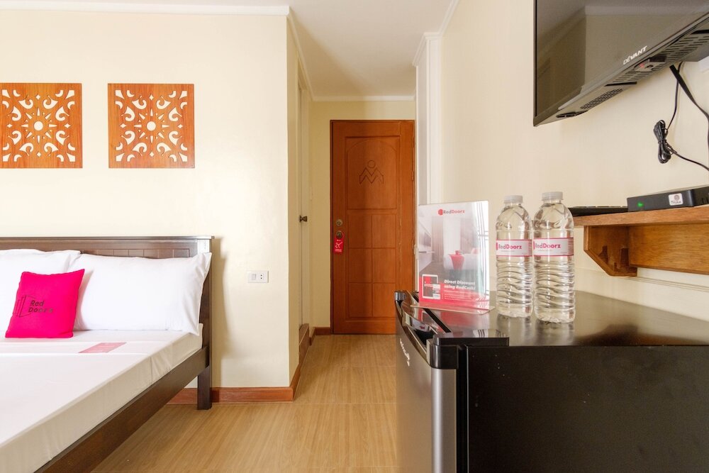 Фото RedDoorz Plus near Johnson and Johnson Paranaque