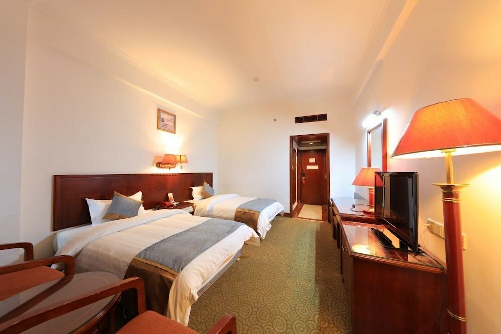 Фото Five Rams City Hotel