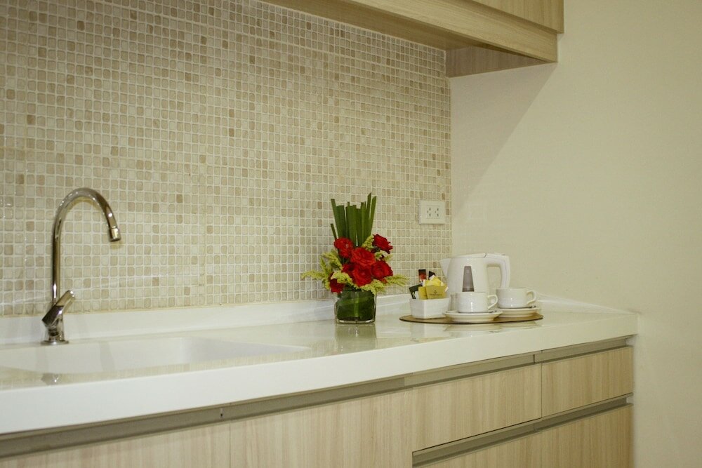 Фото Golden Prince Hotel and Suites