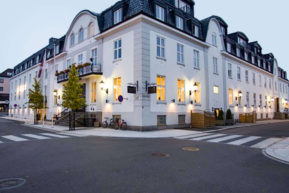 Фото отеля 1