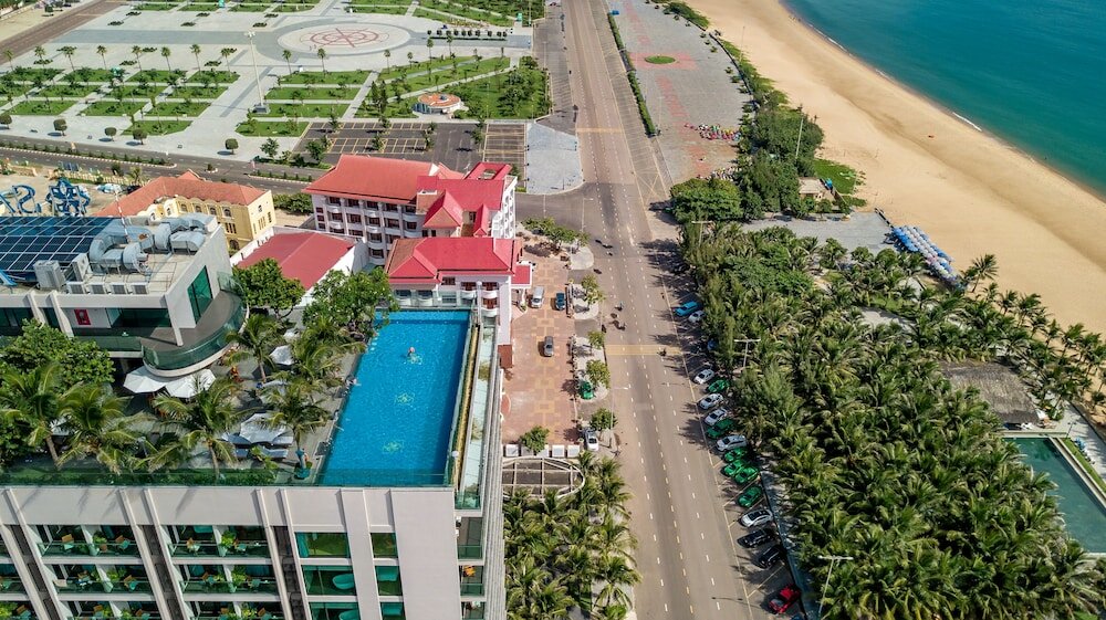 Фото Sala Grand TuyHoa Hotel