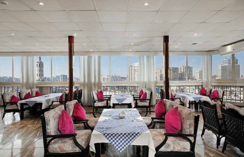 Фото Holidays Express Hotel