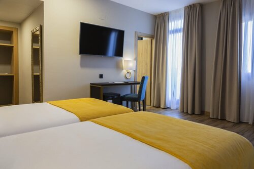 Внешний вид отеля Hotel Zentral Mayoral в Толедо, фото 3