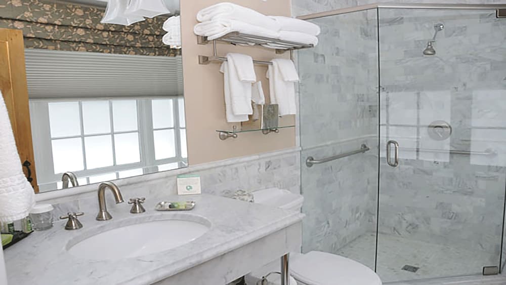 Фото The Lyme Inn