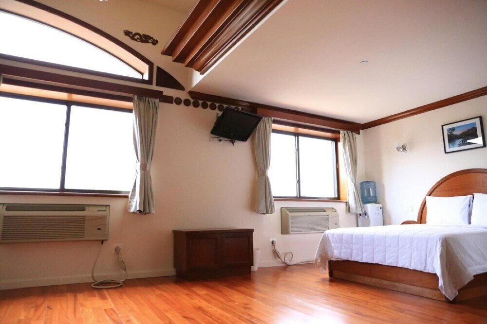 Фото Phoenix Hotel