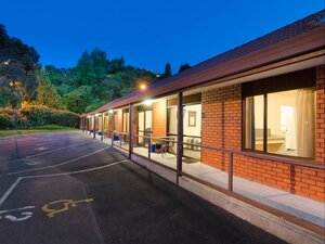 Гостиница Amber Court Motel