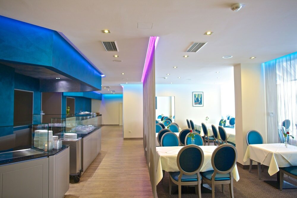 Фото Kurpark-Hotel Bad Dürkheim