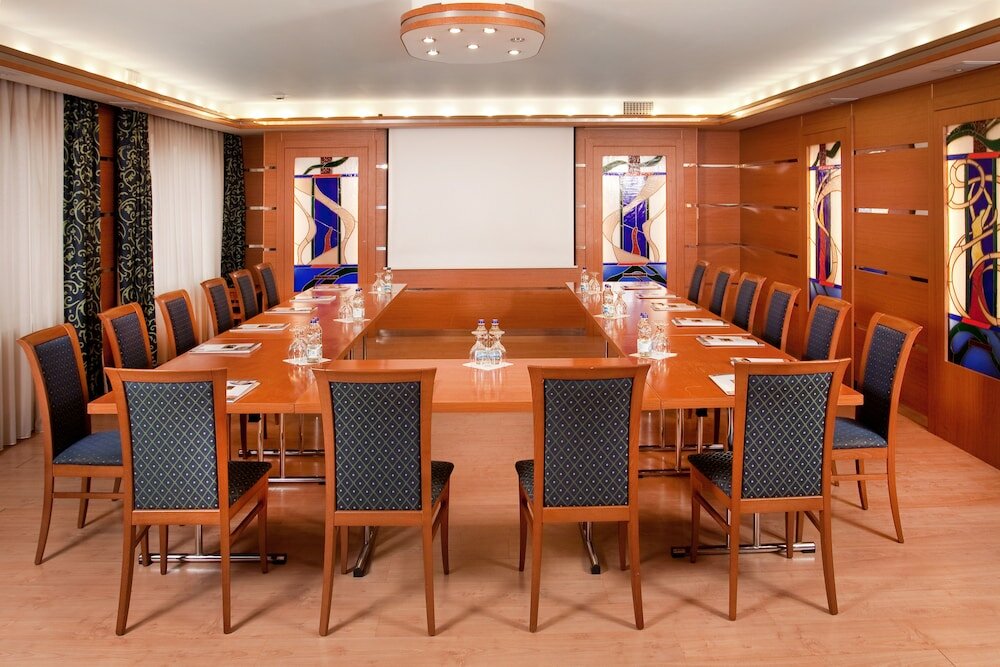 Фото Hotel Kalvaria