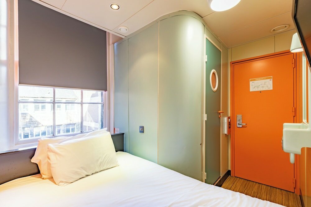 Фото easyHotel Edinburgh