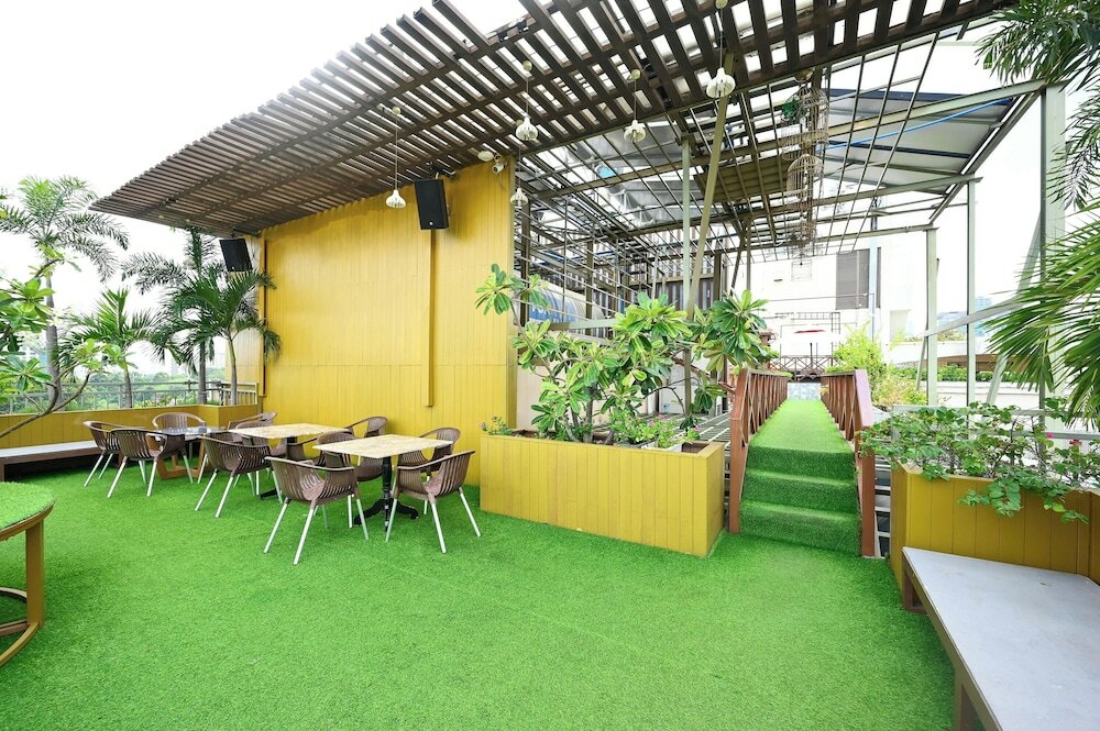 Фото California Saigon Hotel & Rooftop Pool