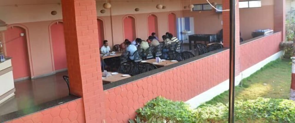 Фото Zip by Spree Hotel Raashi Farm