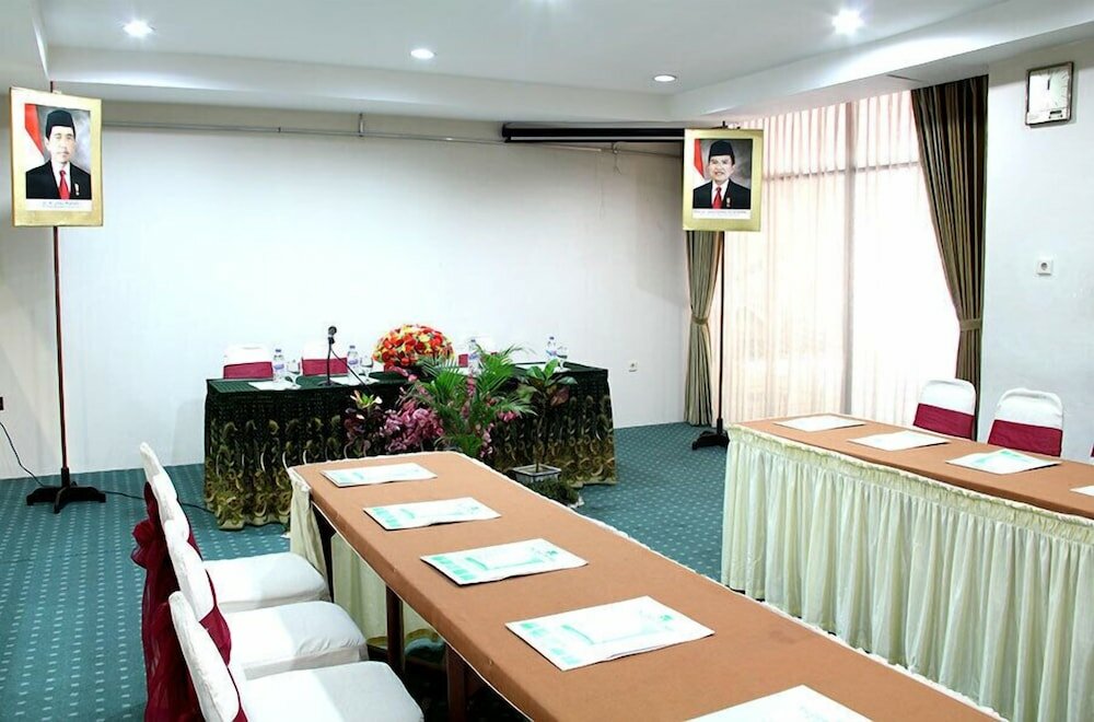 Фото New Grand Park Hotel