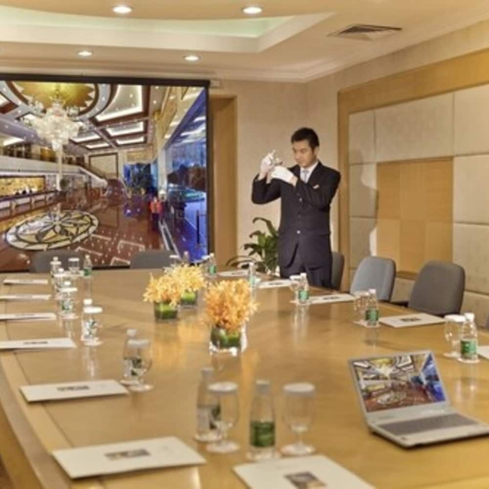 Фото Dongguan Gladden Hotel