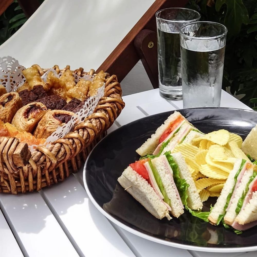 Фото Manousos City Hotel