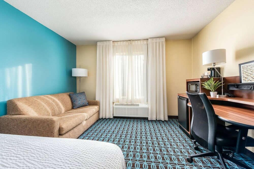 Фото Fairfield Inn by Marriott Northlake